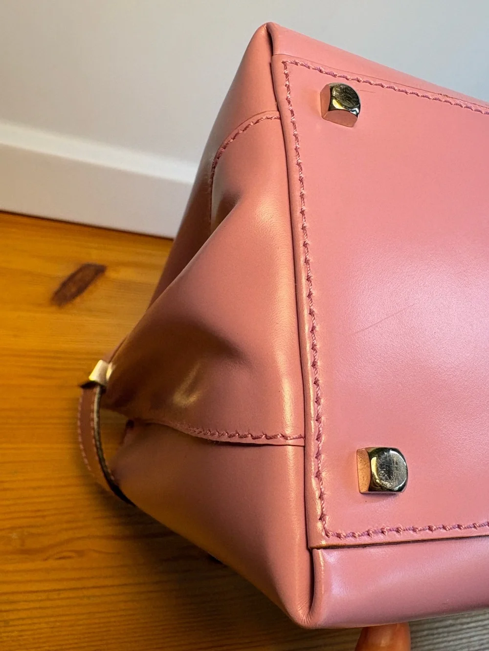 FERRAGAMO VINTAGE Y2K Women's Pink/Lavender Leather Top-Handle Handbag w/ strap
